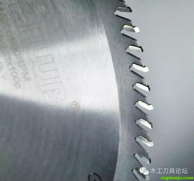 硬質(zhì)合金鋸片切割使用過程中要注意的問題